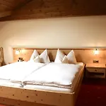 Gaestehaus Menkenbauer Inkl. Chiemgaukarte 3*