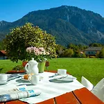 Gaestehaus Menkenbauer Inkl. Chiemgaukarte 3* Ruhpolding