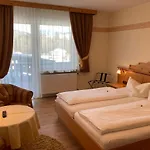 Pensjonat Gaestehaus Menkenbauer Inkl. Chiemgaukarte Ruhpolding