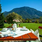 Pensjonat Gaestehaus Menkenbauer Inkl. Chiemgaukarte Ruhpolding