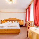 Pensjonat Gaestehaus Menkenbauer Inkl. Chiemgaukarte 3*