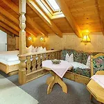 Gaestehaus Menkenbauer Inkl. Chiemgaukarte 3*