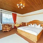 Pensjonat Gaestehaus Menkenbauer Inkl. Chiemgaukarte 3*