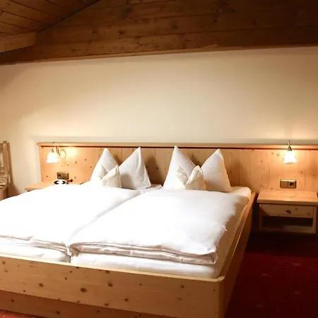 Gaestehaus Menkenbauer Inkl. Chiemgaukarte 3*