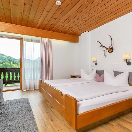 Gaestehaus Menkenbauer Inkl. Chiemgaukarte 3* Ruhpolding