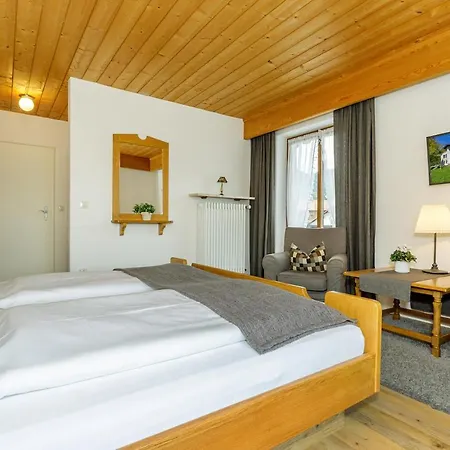 Konukevi Gaestehaus Menkenbauer Inkl. Chiemgaukarte Ruhpolding