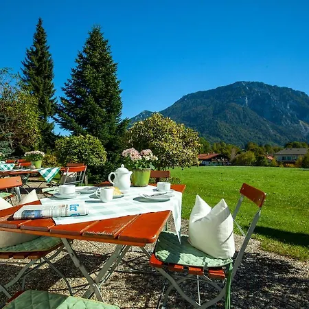Gaestehaus Menkenbauer Inkl. Chiemgaukarte 3* Ruhpolding