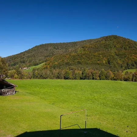 Gaestehaus Menkenbauer Inkl. Chiemgaukarte Konukevi