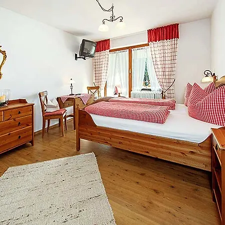 Gaestehaus Menkenbauer Inkl. Chiemgaukarte 3* Ruhpolding