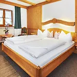 Gaestehaus Menkenbauer Inkl. Chiemgaukarte Ruhpolding
