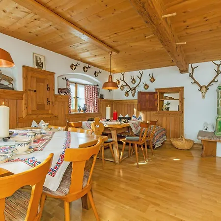 Gaestehaus Menkenbauer Inkl. Chiemgaukarte Pensión 3*