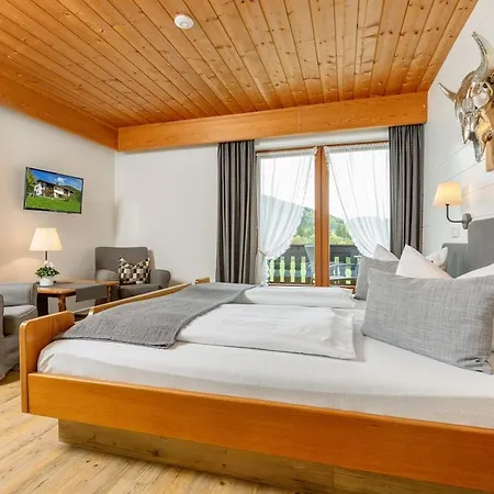 Gaestehaus Menkenbauer Inkl. Chiemgaukarte 3*