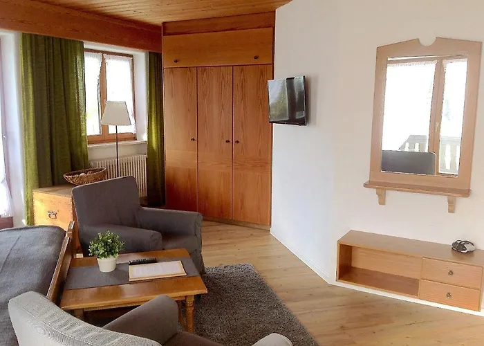 Gaestehaus Menkenbauer Inkl. Chiemgaukarte 3*
