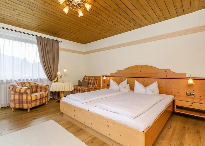 Gaestehaus Menkenbauer Inkl. Chiemgaukarte Pensión