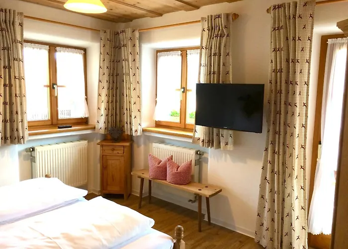 Gaestehaus Menkenbauer Inkl. Chiemgaukarte 3*