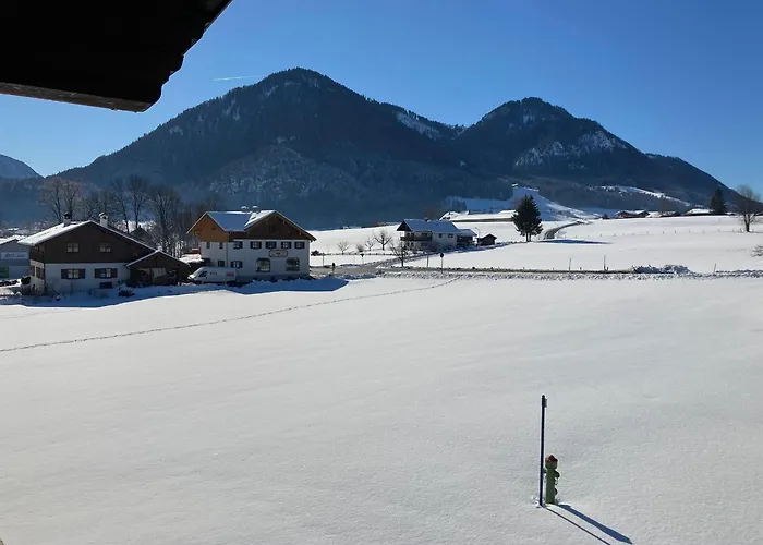 Gaestehaus Menkenbauer Inkl. Chiemgaukarte 3*